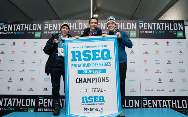 1er champions collegial avec banniere