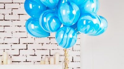 Photo 1499781749692 e8274262c718