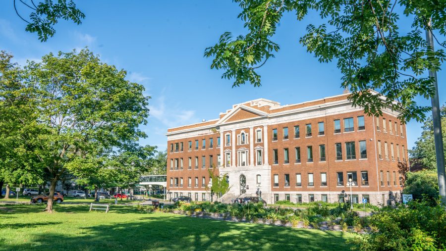 Pavillon F et jardins Low Res