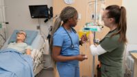 Étudiantes Soins Infirmiers
