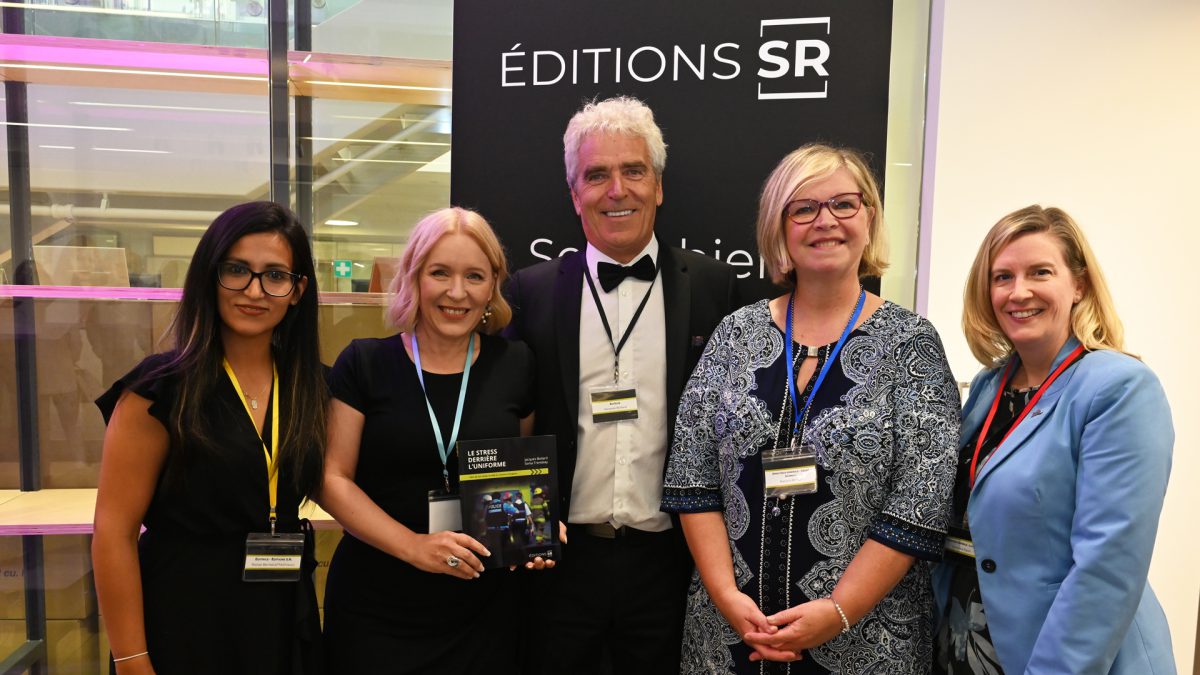 Lancement Le stress derrière luniforme 2