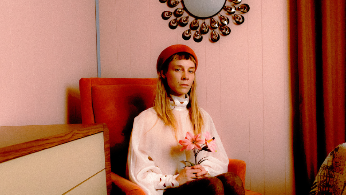 PV Sandra Contour Flash