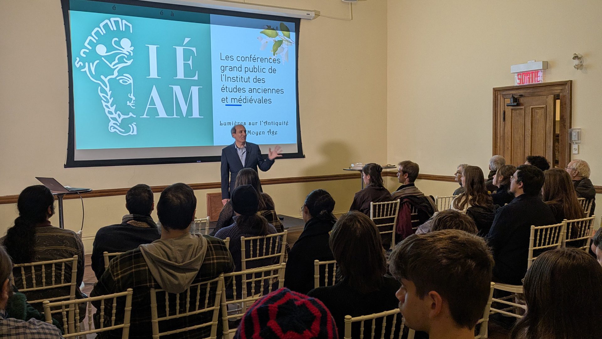 PXL 20251119 000819272