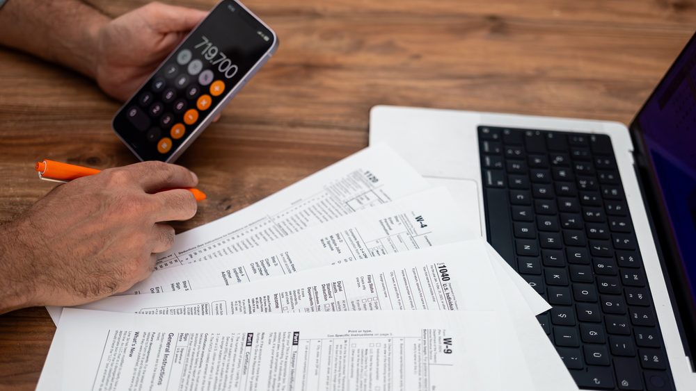 Shutterstock 2537081135