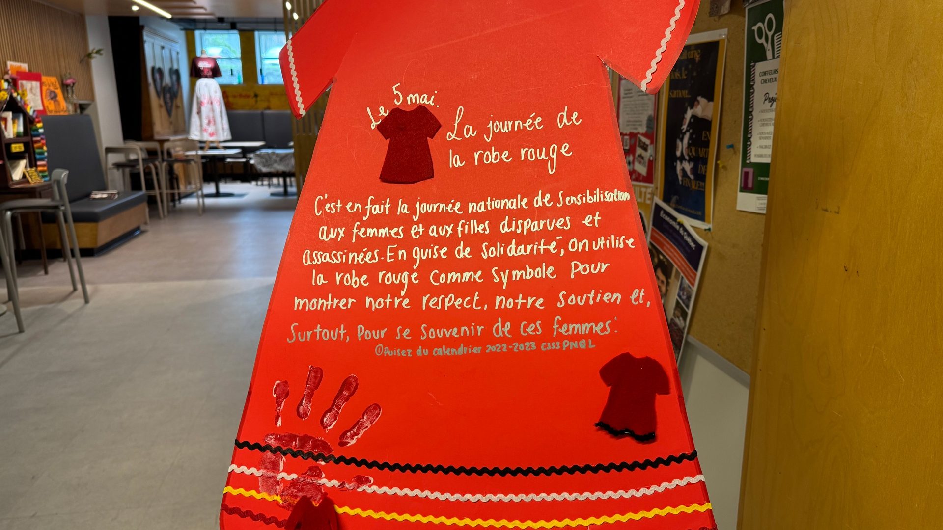 Journee robe rouge 2026 1920px