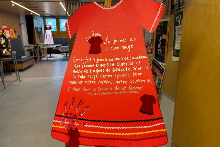 Journee robe rouge 2026 1920px